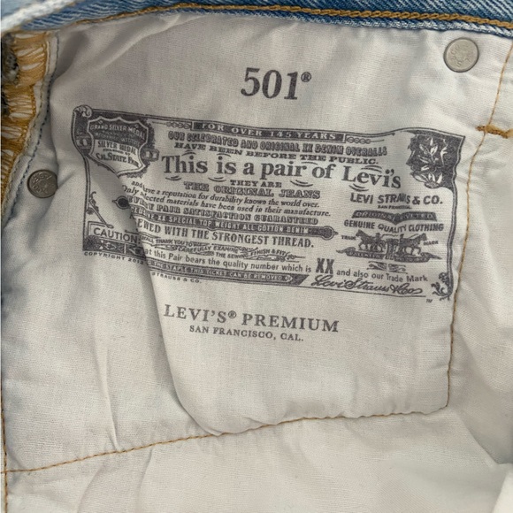 EUC Levi’s 501 - Picture 6 of 9